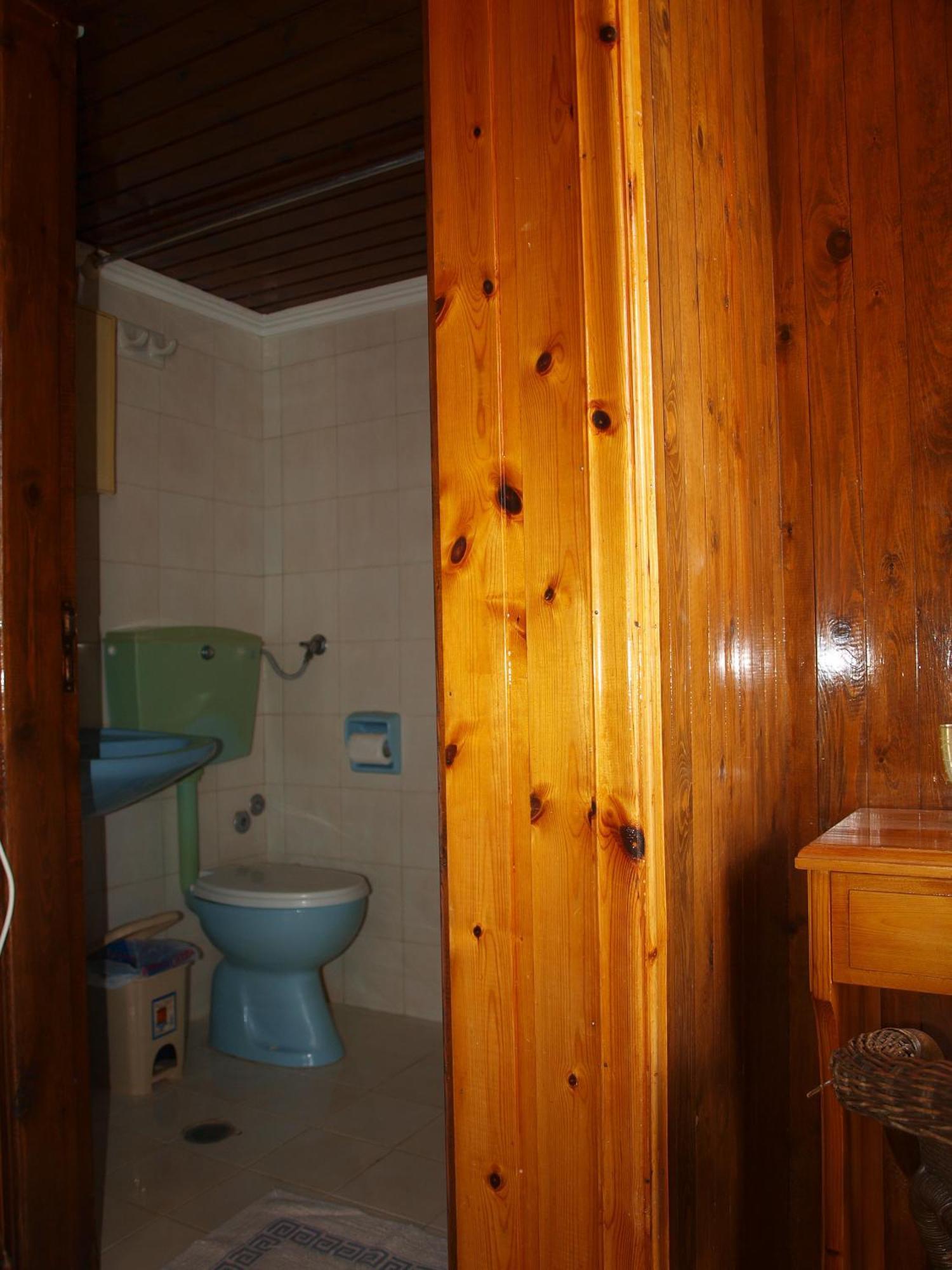 Marina Studios Sými Bilik gambar