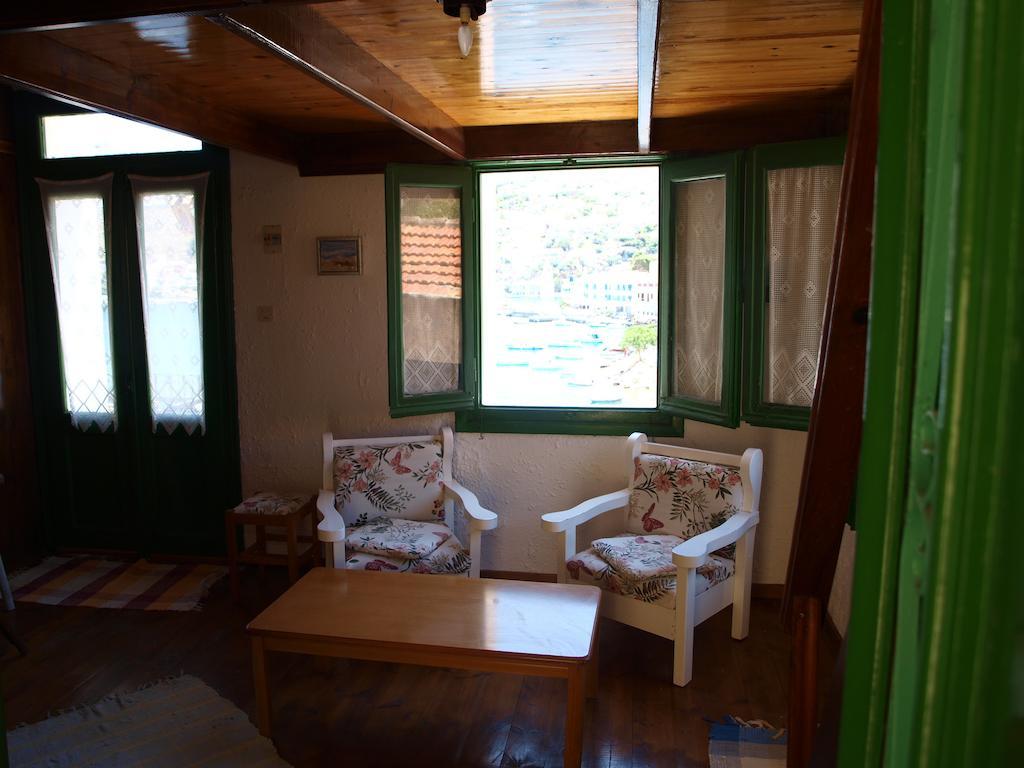 Marina Studios Sými Luaran gambar
